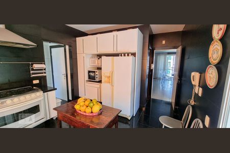 Apartamento para alugar com 230m², 4 quartos e 4 vagasCozinha