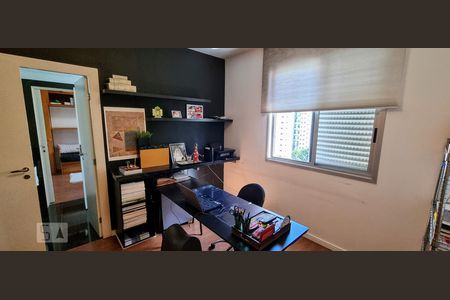 Apartamento para alugar com 230m², 4 quartos e 4 vagasQuarto