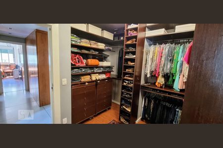 Apartamento para alugar com 230m², 4 quartos e 4 vagasCloset