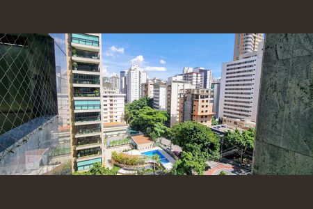 Apartamento para alugar com 230m², 4 quartos e 4 vagasVista