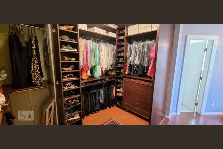 Apartamento para alugar com 230m², 4 quartos e 4 vagasCloset