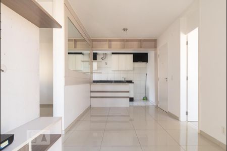 Sala de apartamento para alugar com 3 quartos, 52m² em Parada de Lucas, Rio de Janeiro