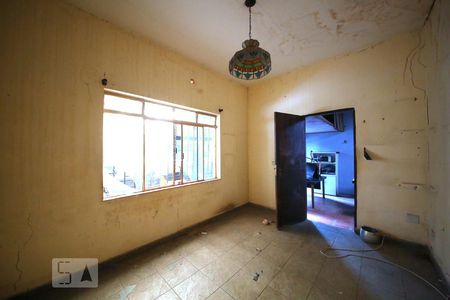 Casa à venda com 253m², 4 quartos e 3 vagasSala 