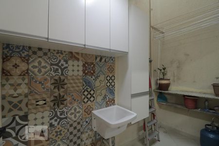 Casa de condomínio à venda com 65m², 2 quartos e 1 vagaArea de serviço