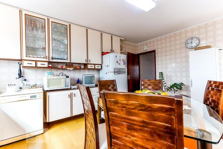 Casa à venda com 128m², 3 quartos e 2 vagas Casa à venda com 128m², 3 quartos e 2 vagasCozinha