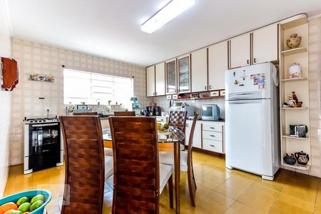 Casa à venda com 128m², 3 quartos e 2 vagas Casa à venda com 128m², 3 quartos e 2 vagasCozinha