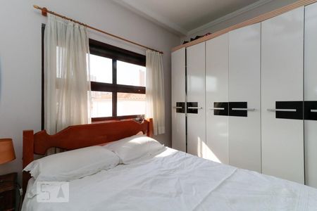 Casa à venda com 200m², 4 quartos e 3 vagas Casa à venda com 200m², 4 quartos e 3 vagasQuarto 2