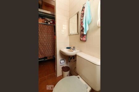 Casa à venda com 200m², 4 quartos e 3 vagas Casa à venda com 200m², 4 quartos e 3 vagasBanheiro de serviço