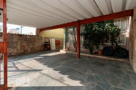 Casa à venda com 200m², 4 quartos e 3 vagas Casa à venda com 200m², 4 quartos e 3 vagasGaragem
