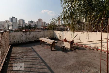 Casa à venda com 200m², 4 quartos e 3 vagas Casa à venda com 200m², 4 quartos e 3 vagasTerraço