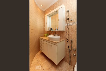 Casa à venda com 200m², 4 quartos e 3 vagas Casa à venda com 200m², 4 quartos e 3 vagasSuíte