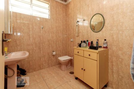 Casa à venda com 200m², 4 quartos e 3 vagas Casa à venda com 200m², 4 quartos e 3 vagasBanheiro