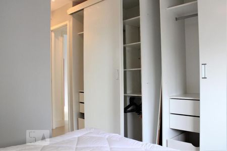 Apartamento à venda com 96m², 3 quartos e 2 vagasSuíte - Armários