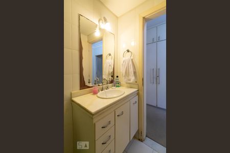 Apartamento à venda com 183m², 4 quartos e 3 vagas Apartamento à venda com 183m², 4 quartos e 3 vagasBanheiro