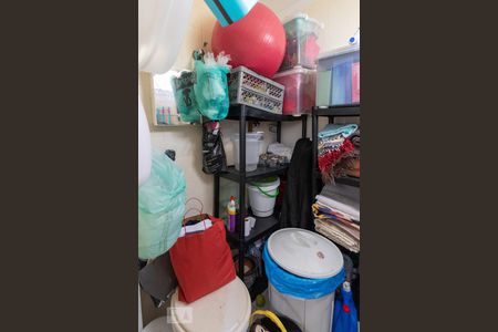 Apartamento à venda com 183m², 4 quartos e 3 vagas Apartamento à venda com 183m², 4 quartos e 3 vagasBanheiro de Serviço