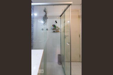 Apartamento à venda com 183m², 4 quartos e 3 vagas Apartamento à venda com 183m², 4 quartos e 3 vagasBanheiro da Suíte 2