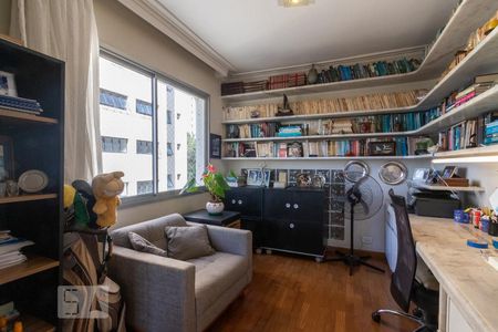 Apartamento à venda com 183m², 4 quartos e 3 vagas Apartamento à venda com 183m², 4 quartos e 3 vagasEscritório
