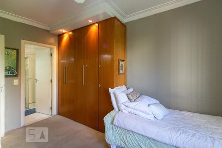 Apartamento à venda com 183m², 4 quartos e 3 vagas Apartamento à venda com 183m², 4 quartos e 3 vagasSuíte 2