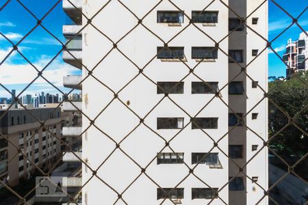 Apartamento à venda com 183m², 4 quartos e 3 vagas Apartamento à venda com 183m², 4 quartos e 3 vagasVista Quarto 2