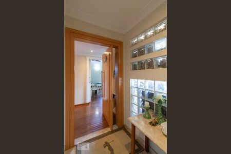 Apartamento à venda com 183m², 4 quartos e 3 vagas Apartamento à venda com 183m², 4 quartos e 3 vagasHall de Entrada