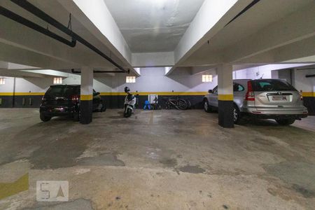 Apartamento à venda com 183m², 4 quartos e 3 vagas Apartamento à venda com 183m², 4 quartos e 3 vagasGaragem