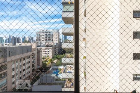 Apartamento à venda com 183m², 4 quartos e 3 vagas Apartamento à venda com 183m², 4 quartos e 3 vagasVista Escritório