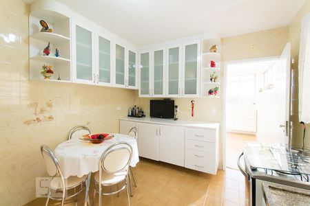 Casa à venda com 165m², 3 quartos e 2 vagasCozinha