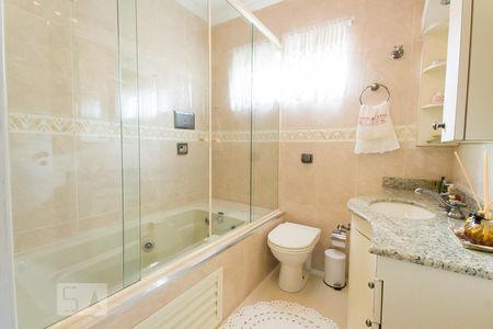 Casa à venda com 165m², 3 quartos e 2 vagasBanheiro 