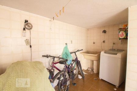 Casa à venda com 120m², 2 quartos e 2 vagasArea de serviço