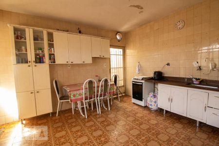 Casa à venda com 120m², 2 quartos e 2 vagasCozinha