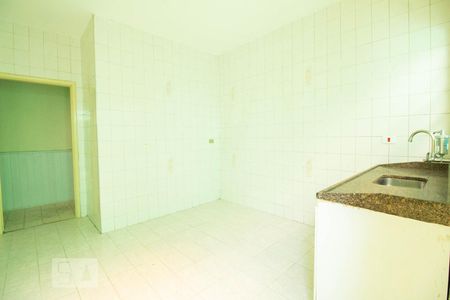 Casa para alugar com 70m², 2 quartos e 2 vagas Casa para alugar com 70m², 2 quartos e 2 vagasCozinha