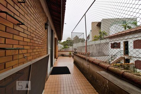 Casa à venda com 436m², 4 quartos e 5 vagas Casa à venda com 436m², 4 quartos e 5 vagasVaranda do Quarto 4