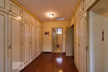 Casa à venda com 436m², 4 quartos e 5 vagas Casa à venda com 436m², 4 quartos e 5 vagasSuíte