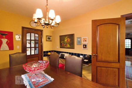 Casa à venda com 436m², 4 quartos e 5 vagas Casa à venda com 436m², 4 quartos e 5 vagasCopa