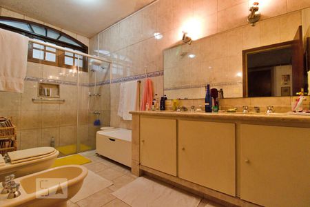 Casa à venda com 436m², 4 quartos e 5 vagas Casa à venda com 436m², 4 quartos e 5 vagasBanheiro