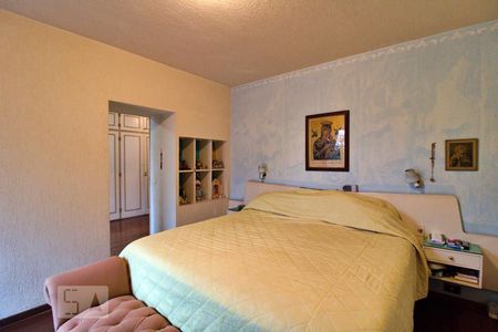 Casa à venda com 436m², 4 quartos e 5 vagas Casa à venda com 436m², 4 quartos e 5 vagasSuíte