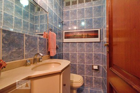 Casa à venda com 436m², 4 quartos e 5 vagas Casa à venda com 436m², 4 quartos e 5 vagasLavabo