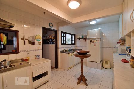 Casa à venda com 436m², 4 quartos e 5 vagas Casa à venda com 436m², 4 quartos e 5 vagasCozinha