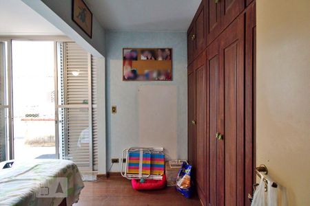 Casa à venda com 436m², 4 quartos e 5 vagas Casa à venda com 436m², 4 quartos e 5 vagasQuarto 4