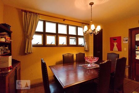 Casa à venda com 436m², 4 quartos e 5 vagas Casa à venda com 436m², 4 quartos e 5 vagasCopa