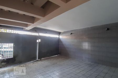 Casa à venda com 130m², 2 quartos e 2 vagas Casa à venda com 130m², 2 quartos e 2 vagasGaragem