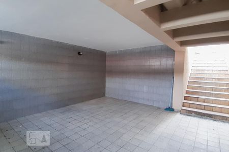 Casa à venda com 130m², 2 quartos e 2 vagas Casa à venda com 130m², 2 quartos e 2 vagasGaragem