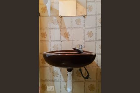 Casa à venda com 130m², 2 quartos e 2 vagas Casa à venda com 130m², 2 quartos e 2 vagasLavabo