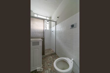 Banheiro de apartamento para alugar com 1 quarto, 50m² em Olaria, Rio de Janeiro