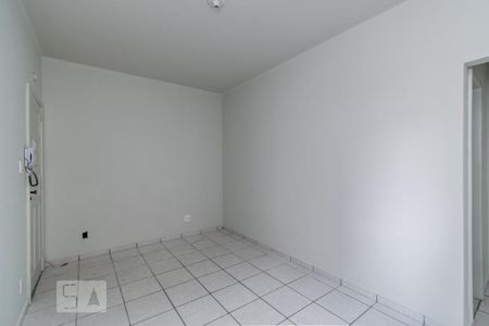 Sala de apartamento para alugar com 1 quarto, 50m² em Olaria, Rio de Janeiro