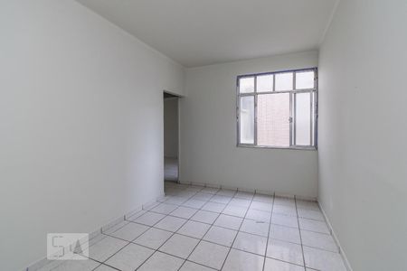 Sala de apartamento para alugar com 1 quarto, 50m² em Olaria, Rio de Janeiro