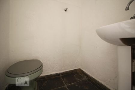 Casa de condomínio à venda com 88m², 2 quartos e 1 vagaBanheiro de Serviço