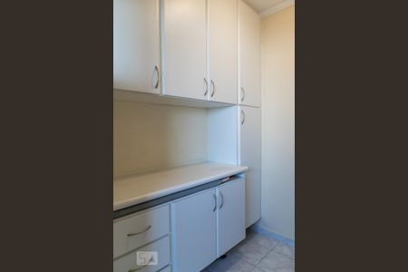 Apartamento à venda com 100m², 3 quartos e 3 vagas Apartamento à venda com 100m², 3 quartos e 3 vagasQuarto de serviço