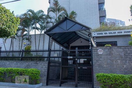 Apartamento à venda com 100m², 3 quartos e 3 vagas Apartamento à venda com 100m², 3 quartos e 3 vagasFachada