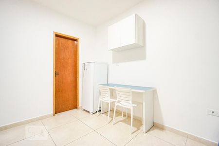 Sala quarto e cozinha de kitnet/studio para alugar com 1 quarto, 20m² em Belenzinho, São Paulo